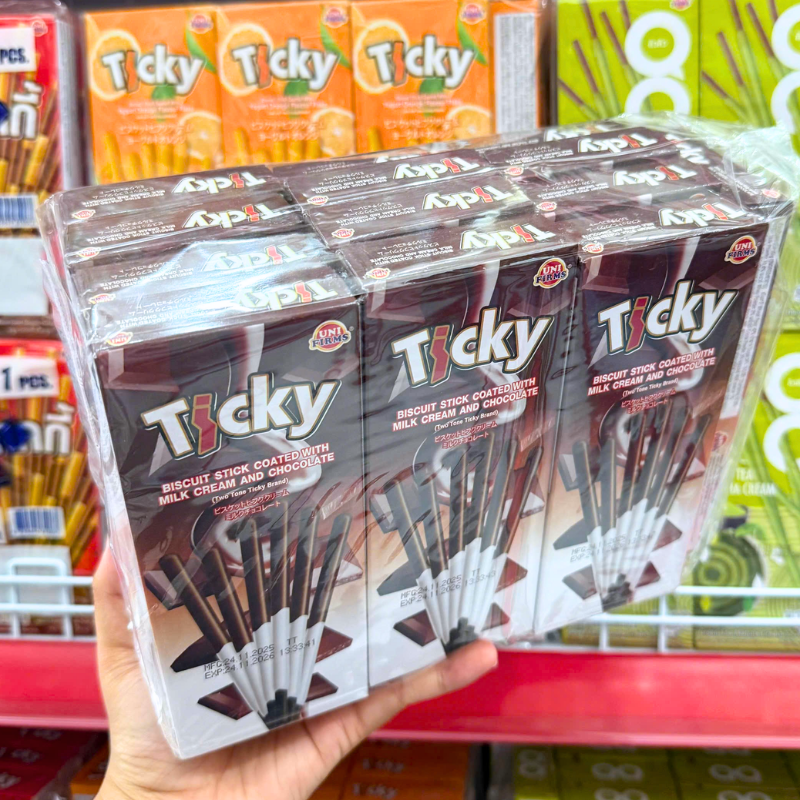 Bánh Que Đũa Phủ Socola Sữa Ticky Uni Firms Lốc 13 Hộp - Màu Nâu Trắng Bánh Que Đũa Phủ Socola Sữa Ticky Uni Firms Lốc 13 Hộp - Màu Nâu Trắng