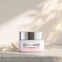 Kem Dưỡng L'Oreal Sáng Mịn Mờ Thâm Nám Ban Ngày Size Mini 15ml - 8935274645089