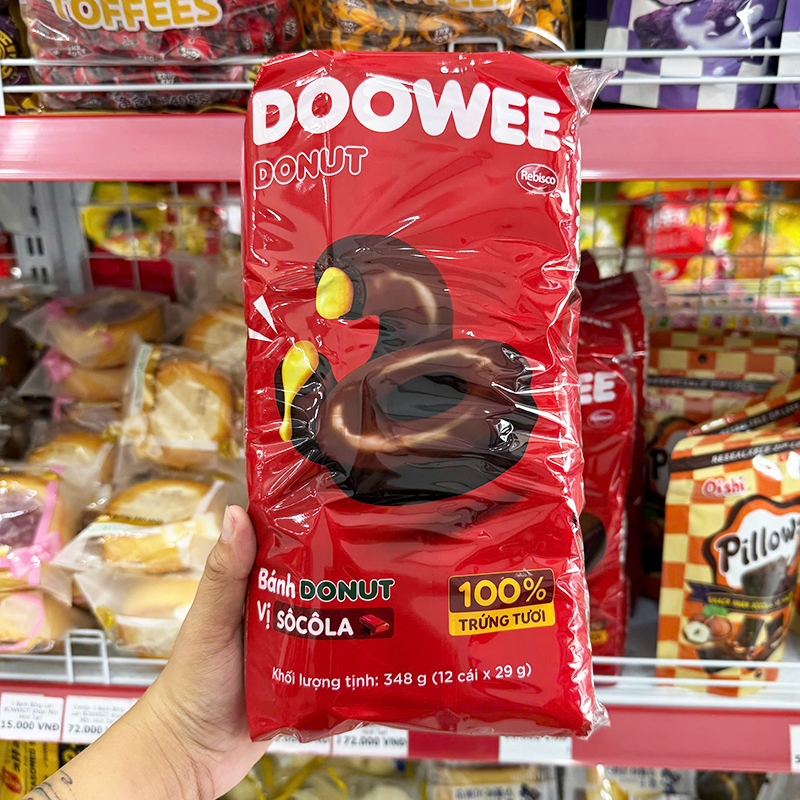 Bánh Donut Dowee Vị Socola Gói 12 Cái 348g Bánh Donut Dowee Vị Socola Gói 12 Cái 348g