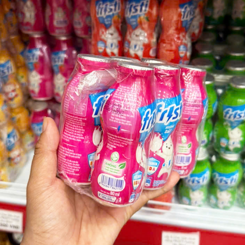 Sữa Chua Uống FRISTI Hương Dâu Lốc 6 Chai (80ml/Chai) - Màu Hồng Sữa Chua Uống FRISTI Hương Dâu Lốc 6 Chai (80ml/Chai) - Màu Hồng