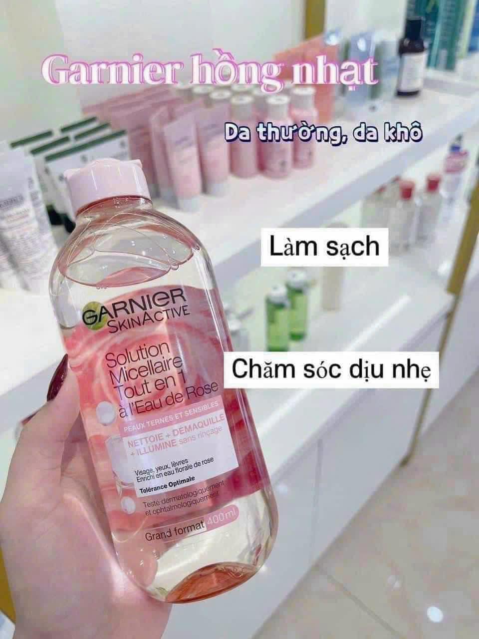Nước tẩy trang Garnier Micellar Cleansing Water màu hồng giúp bạn dùng thoải mái và tiết kiệm hơn