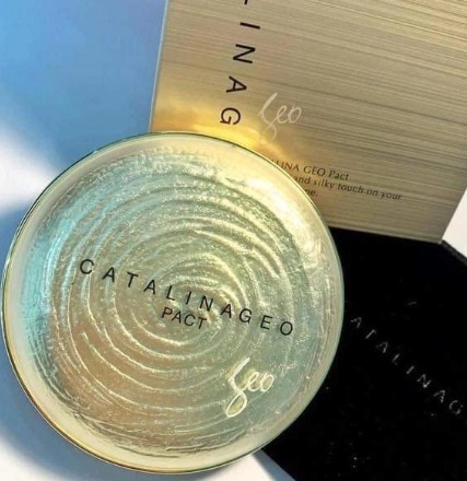 Phấn phủ Catalina Geo Pact Màu 01 Natural Beige 22g