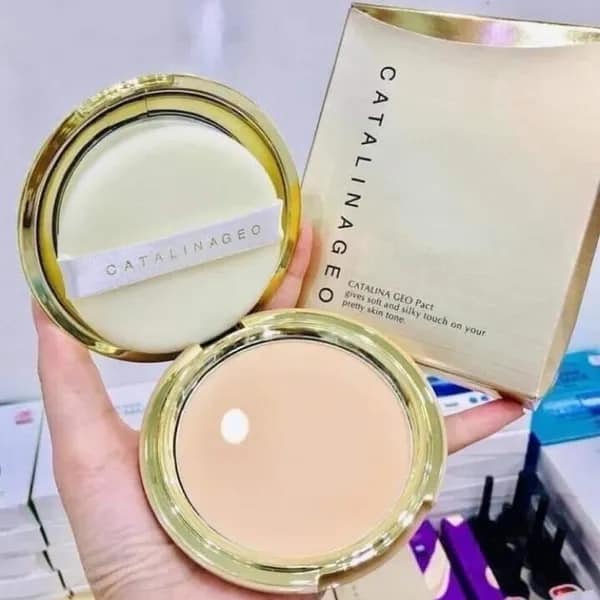 Phấn phủ Catalina Geo Pact Màu 01 Natural Beige 22g