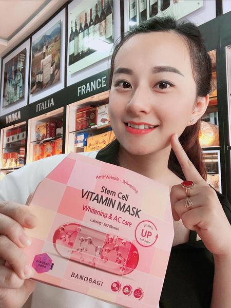 Mặt Nạ Banobagi Stem Cell Vitamin Mask thuộc loại mỹ phẩm chức năng kép cải thiện nếp nhăn và dưỡng trắng da