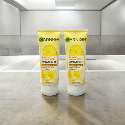 Sữa Rửa Mặt Hỗ Trợ Dưỡng Sáng Da Garnier Light Complete Brightening Whip Foam 100ml