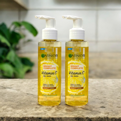 Gel Rửa Mặt Vitamin C Garnier Skin Naturals bright Complete Vitamin C 120ml