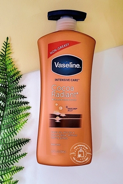Sữa Dưỡng Thể Vaseline Intensive Care Cocoa Radiant Nâu 725ml