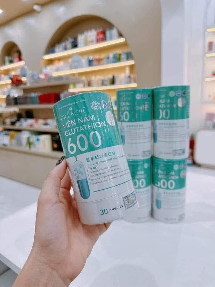 Viên uống trắng da  Glutathione 600 Dr Lacir  giúp ngăn ngừa các dấu hiệu lão hóa như nếp nhăn đốm nâu giúp da luôn tươi trẻ, căng mịn